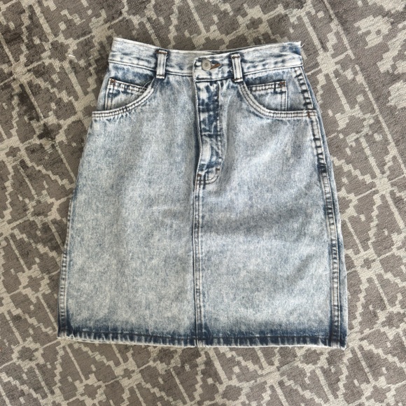 Jordache Dresses & Skirts - Jordache Vintage 80s Blue Denim Pencil Skirt Knee-Length Casual